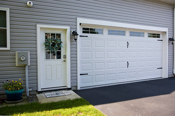 24/7 Emergency Garage Door Panel Replacement experts in Desha County County, AR